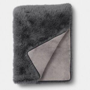 50”X60” washable faux fur throw / NEW